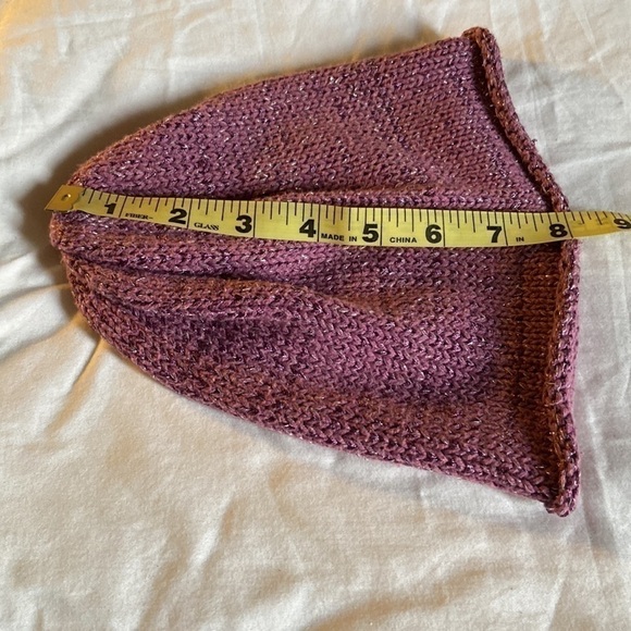 🦄 PURPLE Rolled Edge Beanie with Metallic Threading - Picture 7 of 9